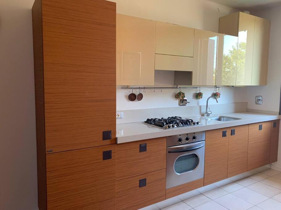 Appartamento Andrew'S House Con Parcheggio Privato أنسولا ديليميليا المظهر الخارجي الصورة