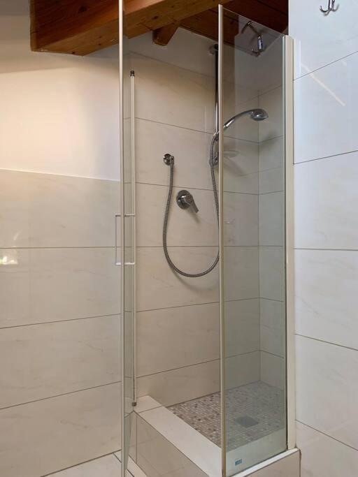 Appartamento Andrew'S House Con Parcheggio Privato أنسولا ديليميليا المظهر الخارجي الصورة