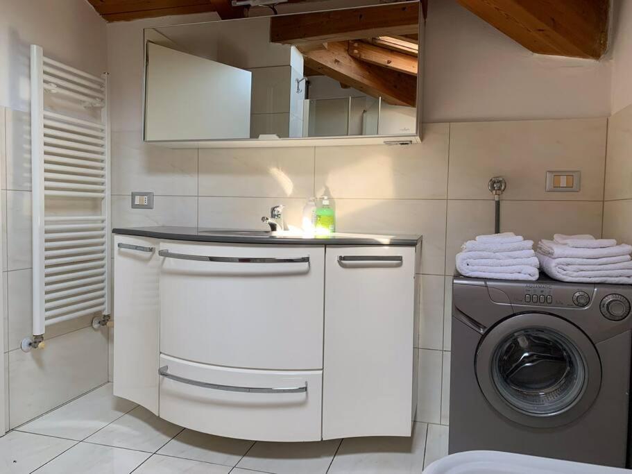 Appartamento Andrew'S House Con Parcheggio Privato أنسولا ديليميليا المظهر الخارجي الصورة